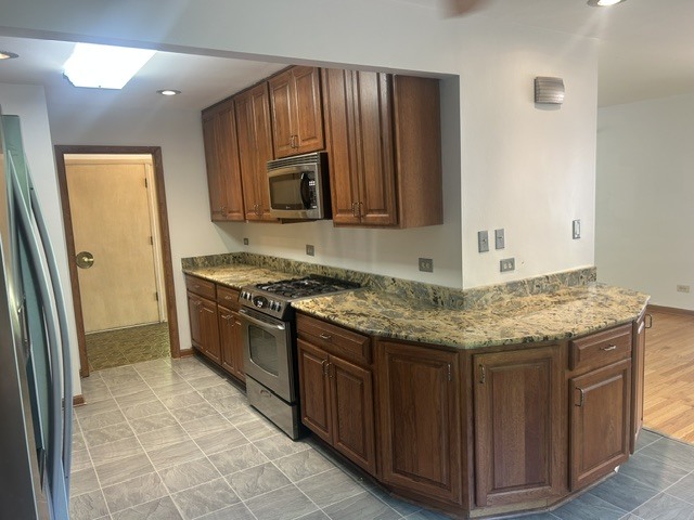 1s471 Monterey Avenue Property Photo 10