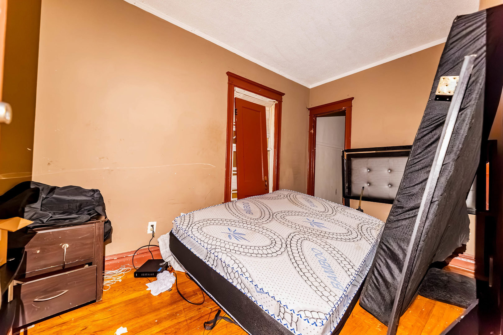 1312 W 73rd Place Property Photo 10