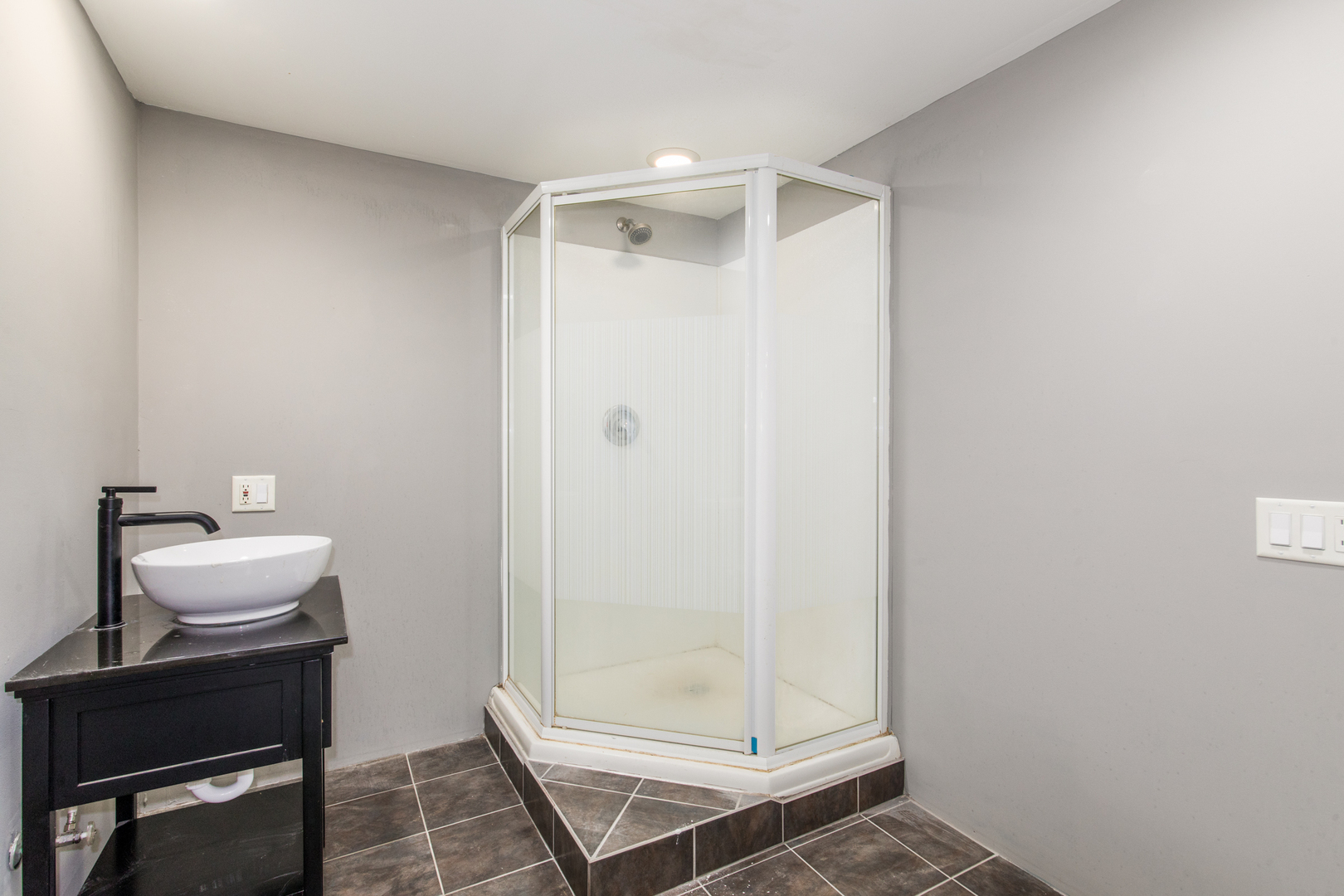 6014 Cherry Ridge Drive Property Photo 26