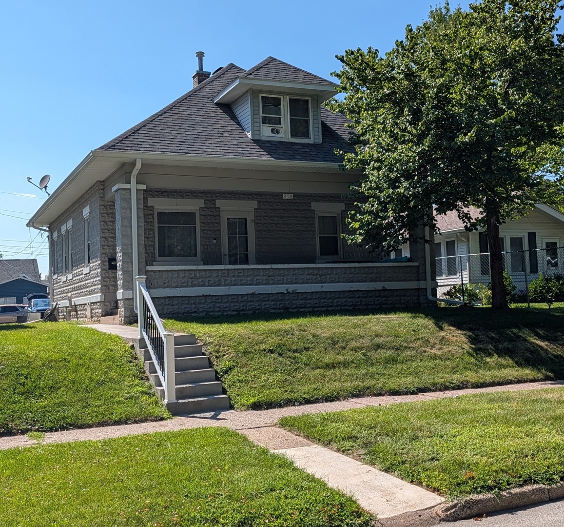 258 7th Street