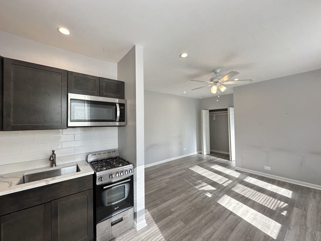 4735 N Beacon Street 301 Property Photo 6