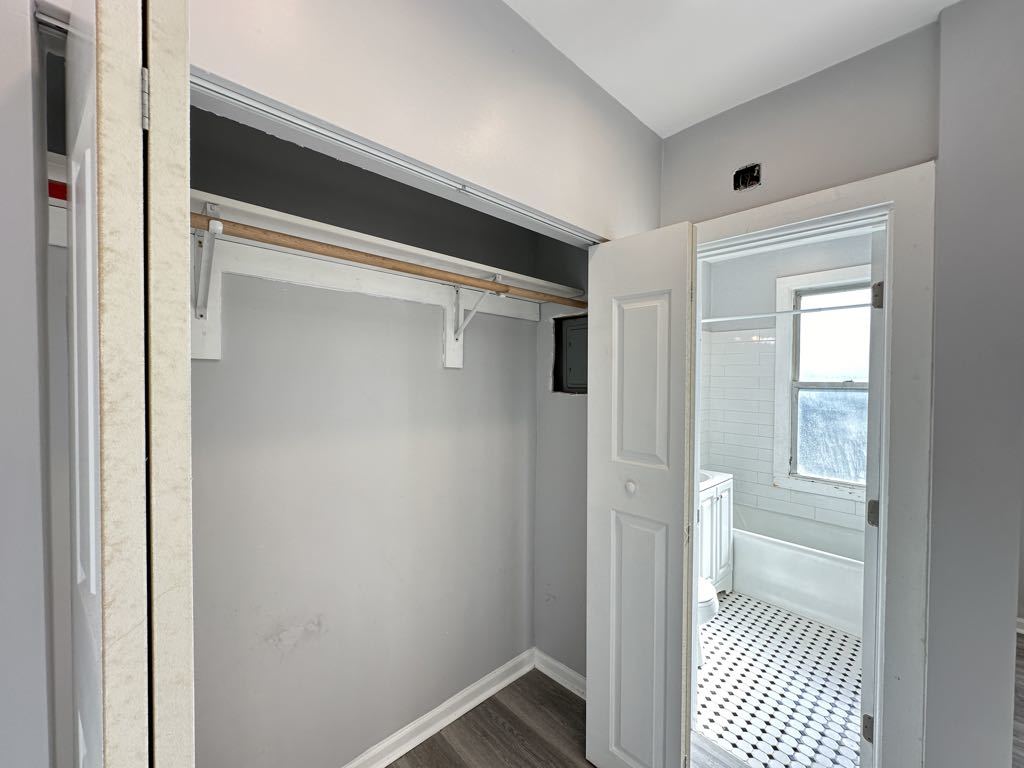 4735 N Beacon Street 301 Property Photo 16