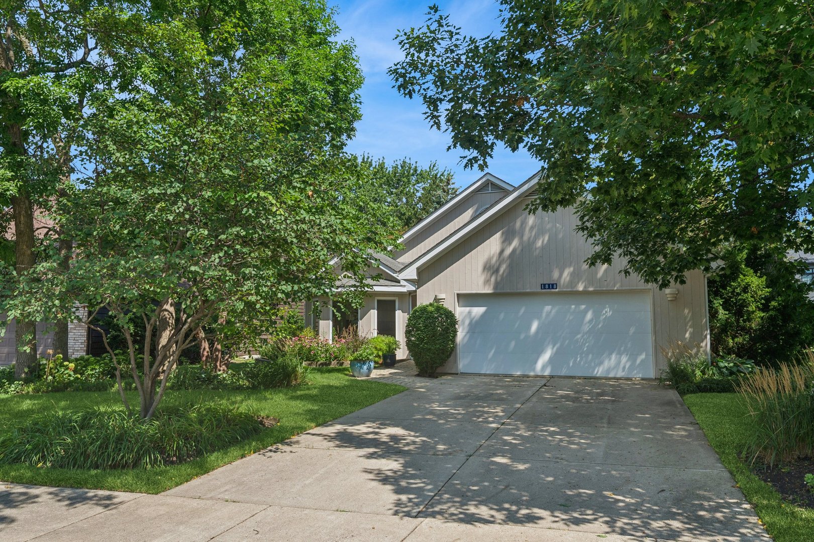 1818 Lincoln Avenue Property Photo 1