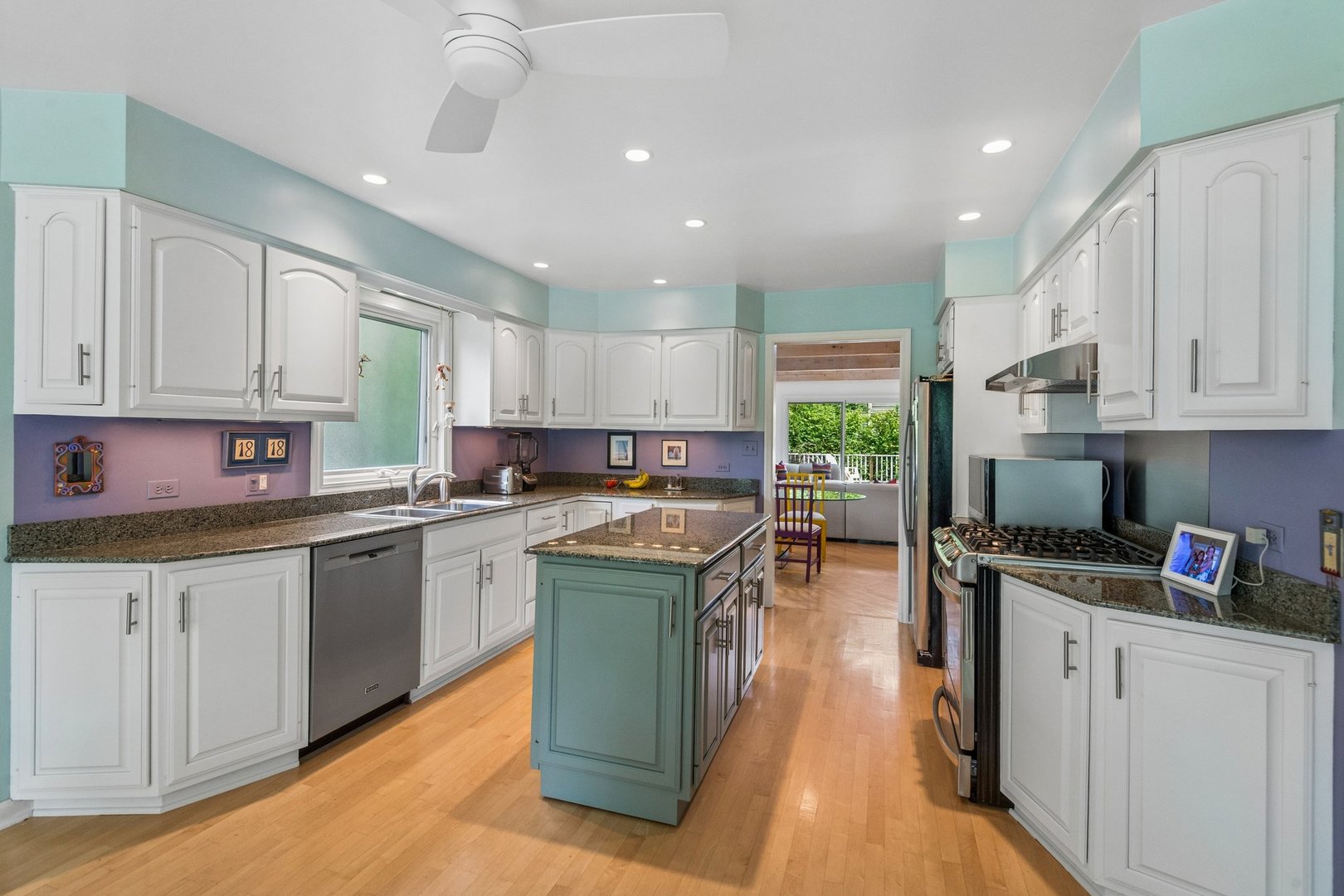 1818 Lincoln Avenue Property Photo 10