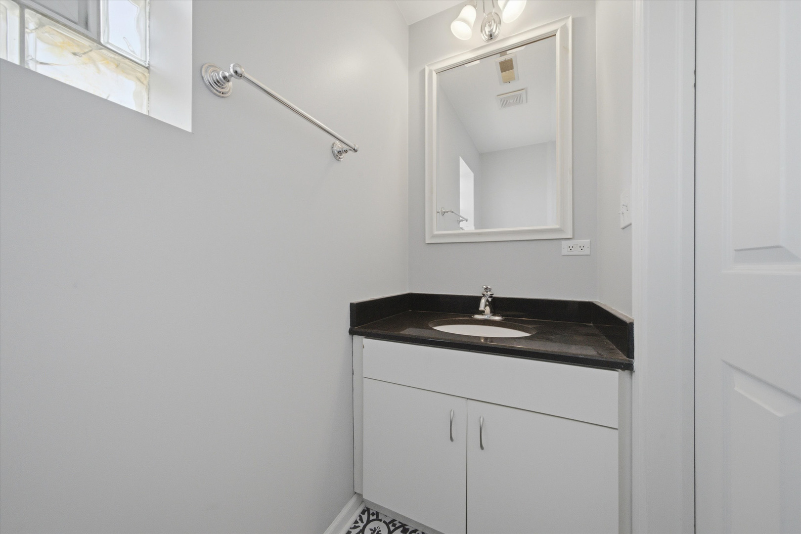 1267 N Honore Street 3 Property Photo 10
