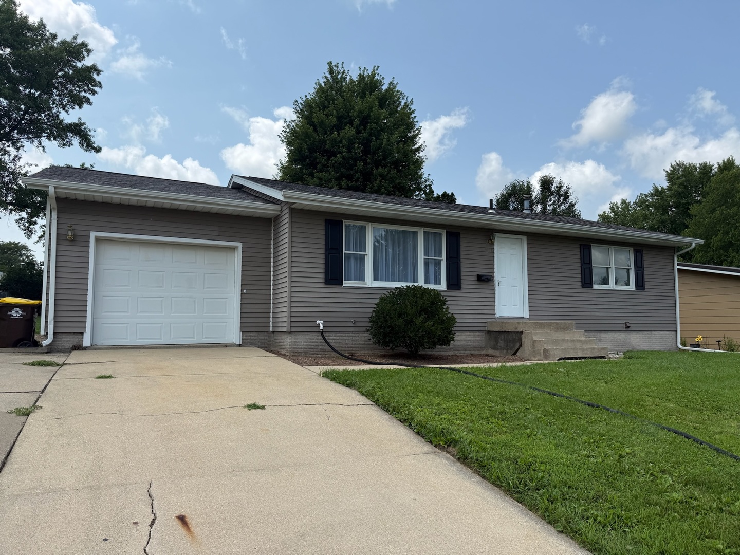 1002 Battles Drive Property Photo 1