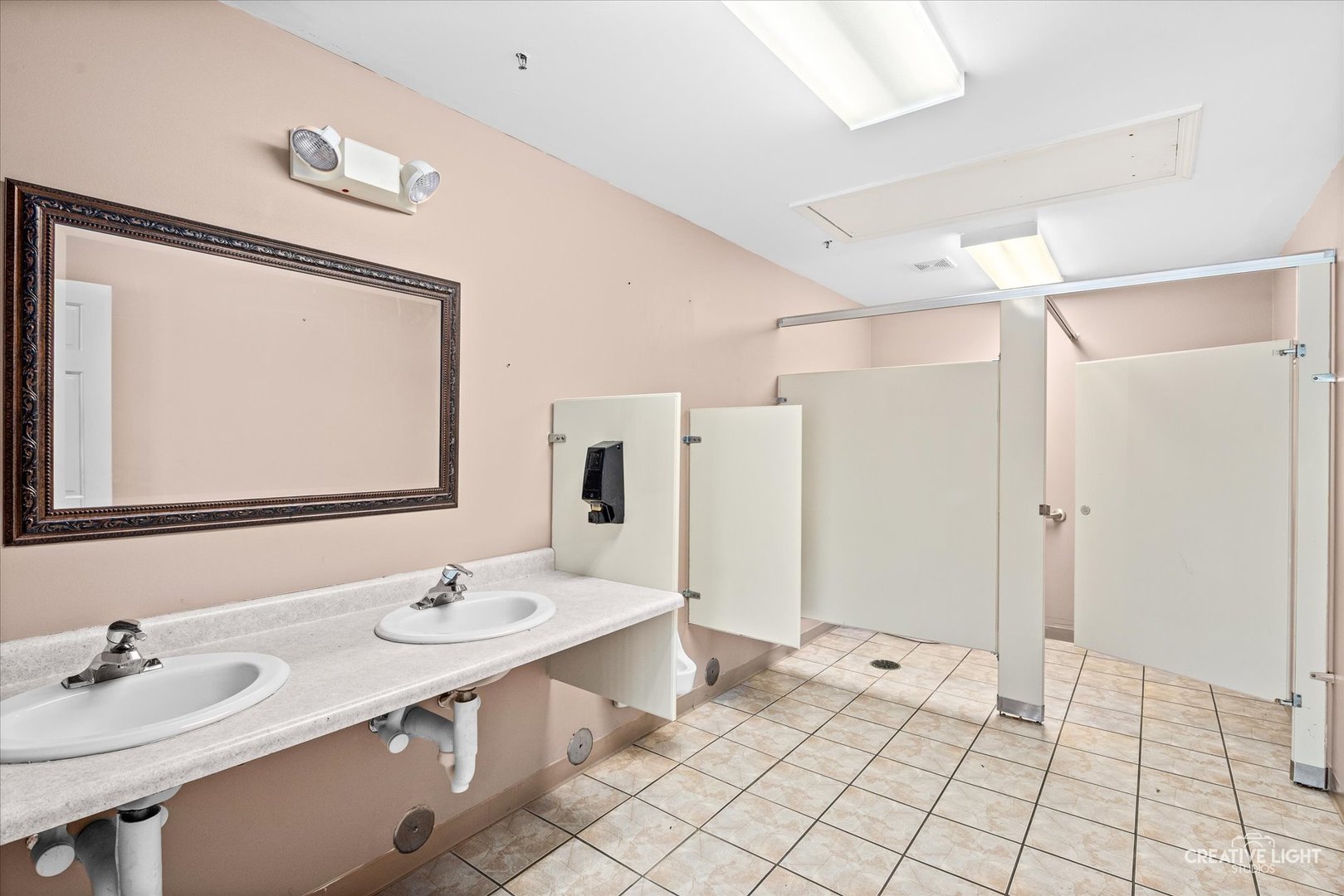 2701 W Jefferson Street Property Photo 16