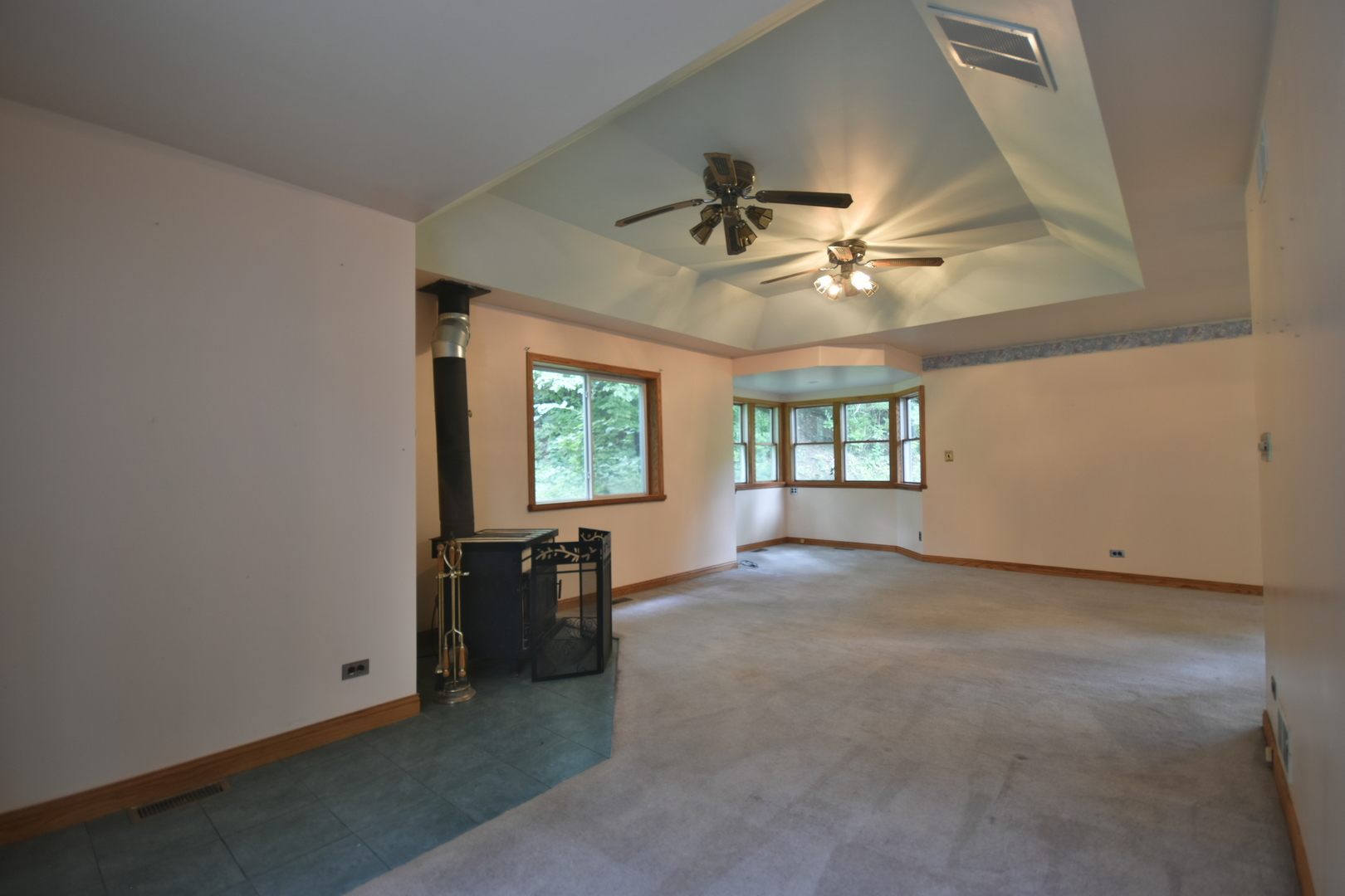 34w615 Illinois Street Property Photo 7
