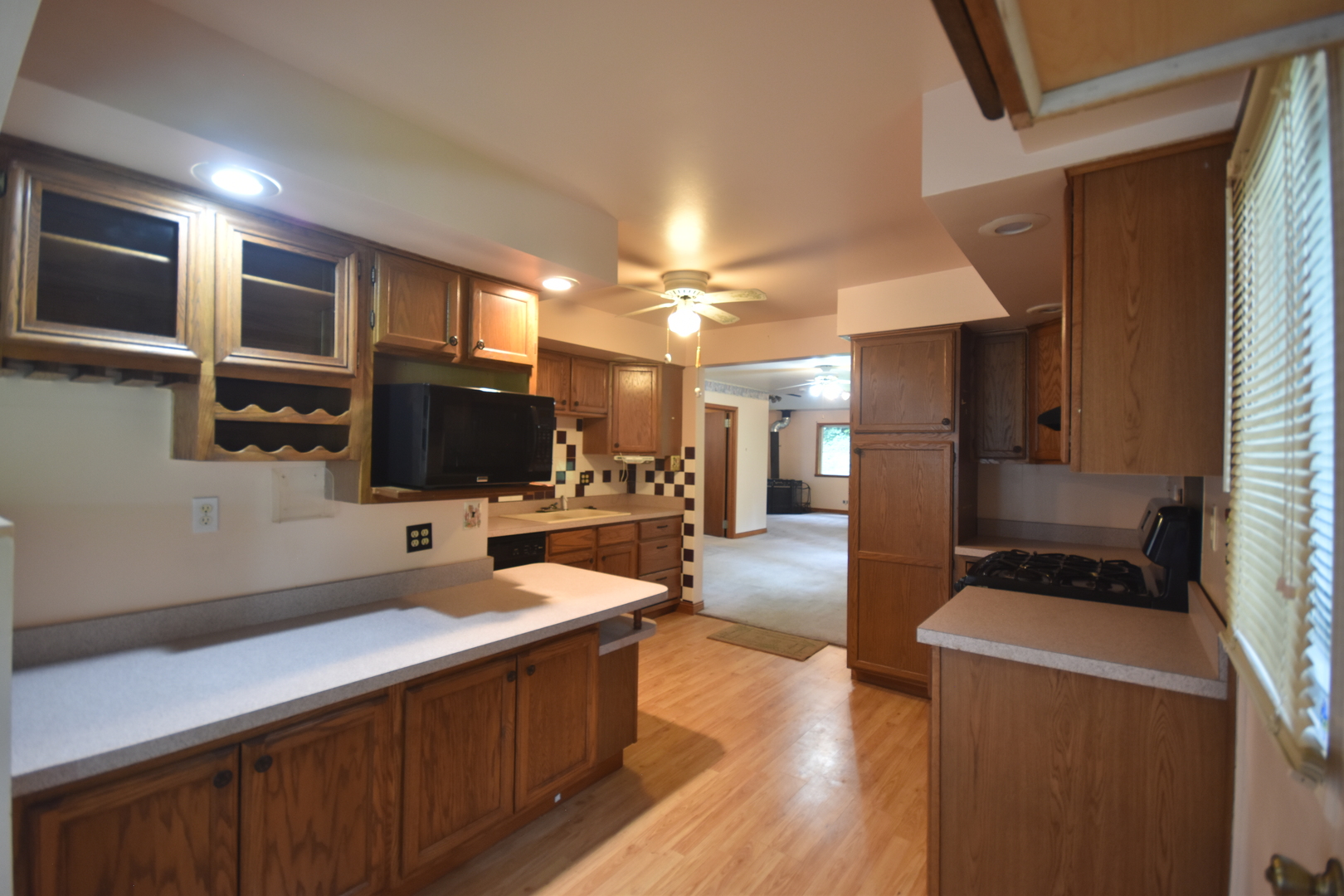 34w615 Illinois Street Property Photo 10