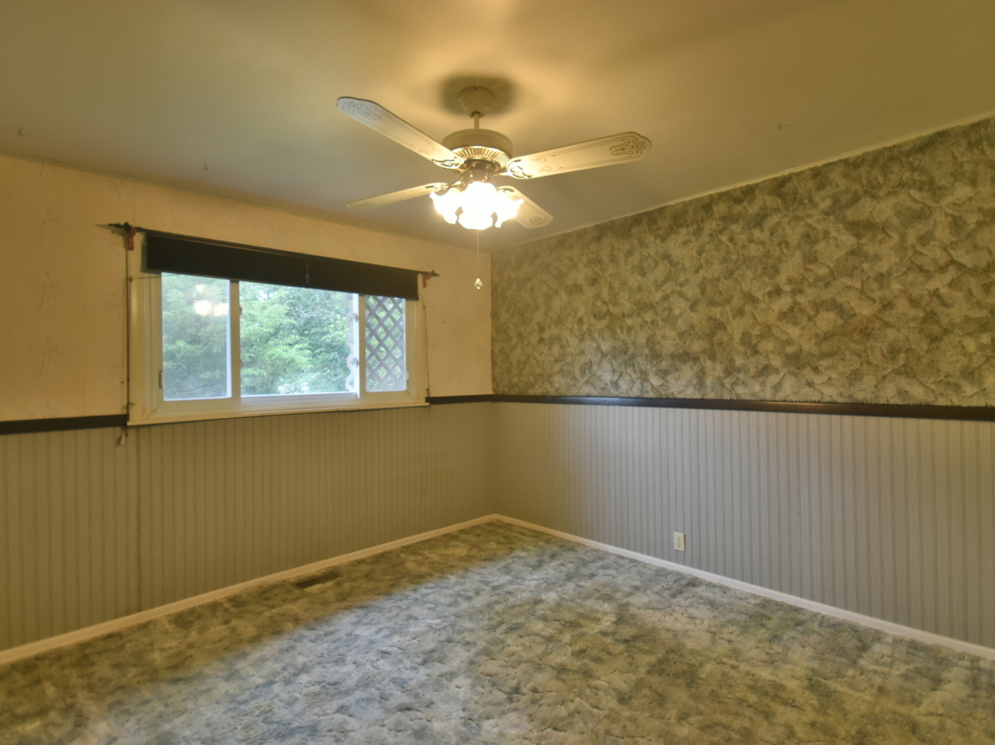 34w615 Illinois Street Property Photo 20