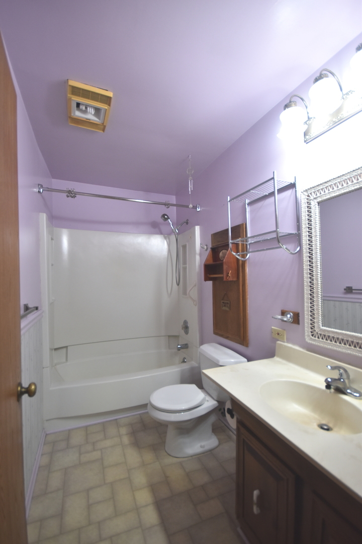 34w615 Illinois Street Property Photo 21
