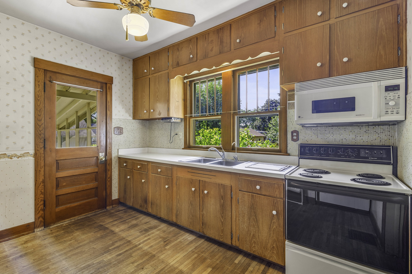 420 N Hugh Street Property Photo 13