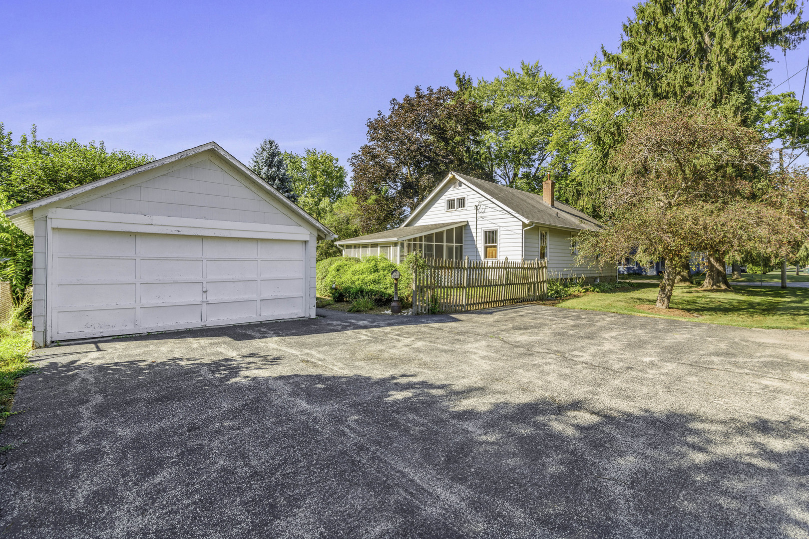 420 N Hugh Street Property Photo 33