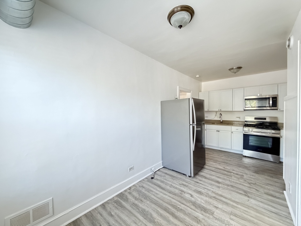 1605 N Mcvicker Street 1 Property Photo 8