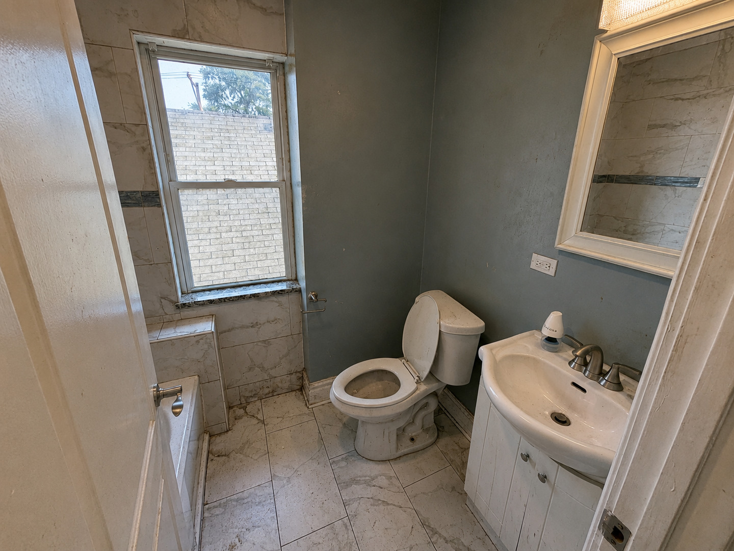 7921 S Ridgeland Avenue Property Photo 9
