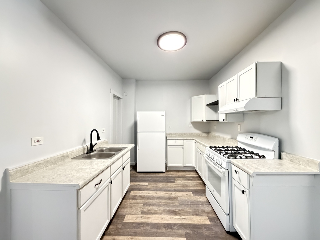 6018 W North Avenue 2 Property Photo 2