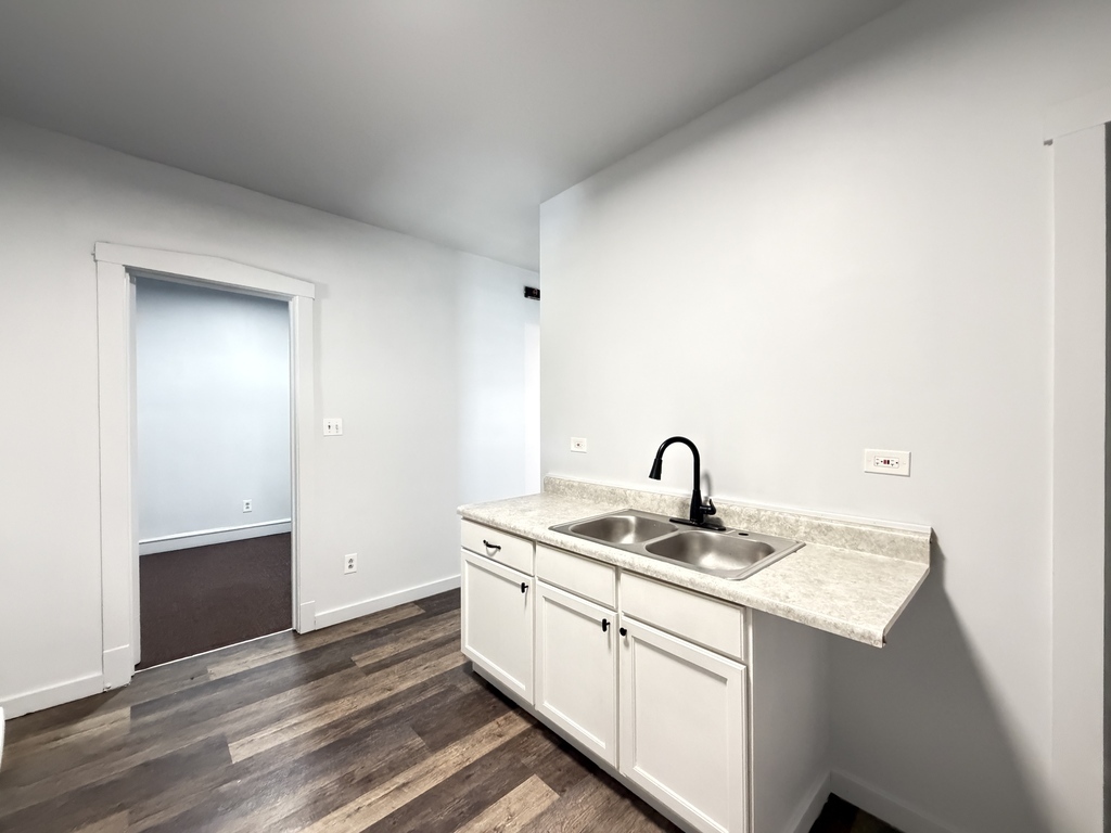 6018 W North Avenue 2 Property Photo 5