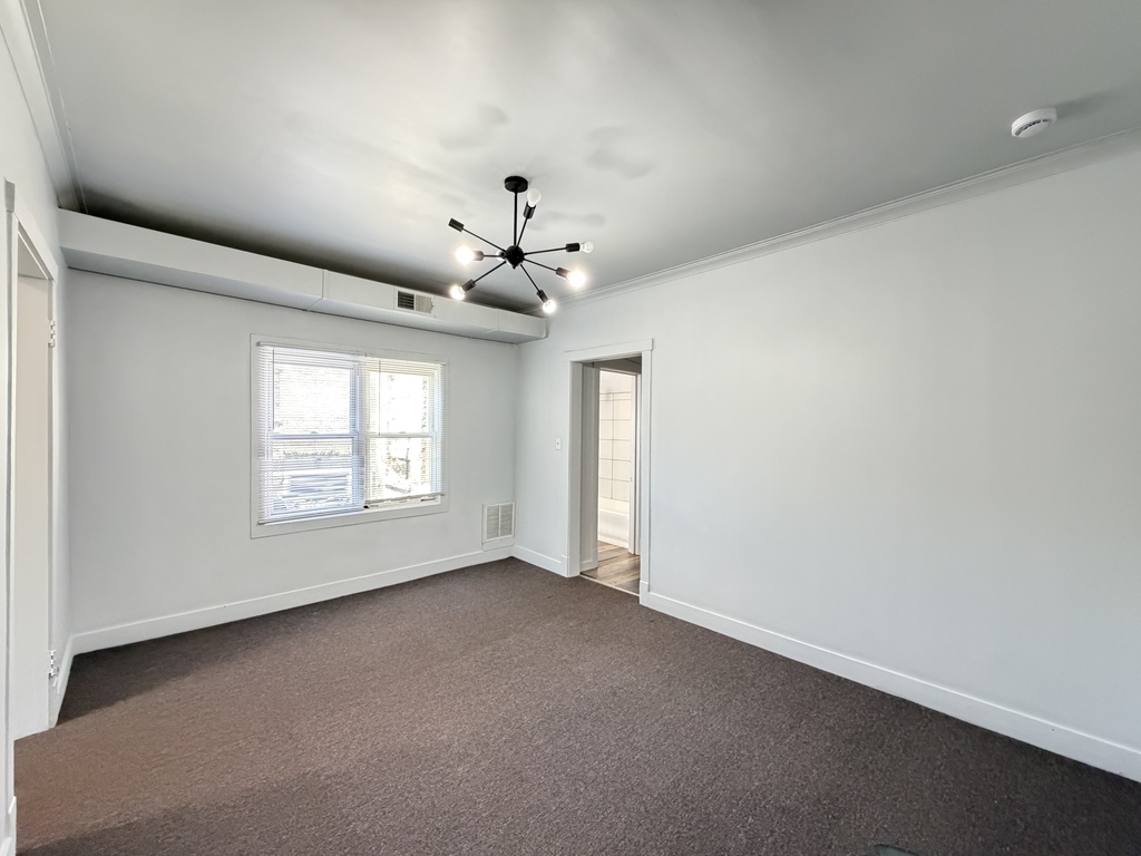 6018 W North Avenue 2 Property Photo 7