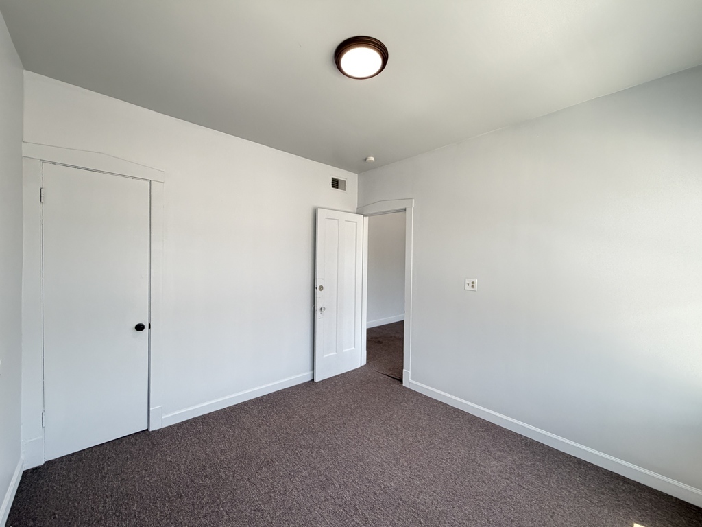 6018 W North Avenue 2 Property Photo 12