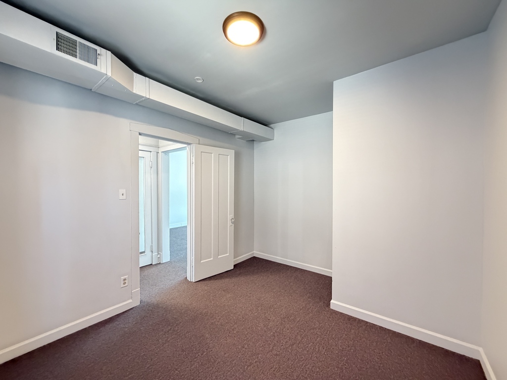 6018 W North Avenue 2 Property Photo 16
