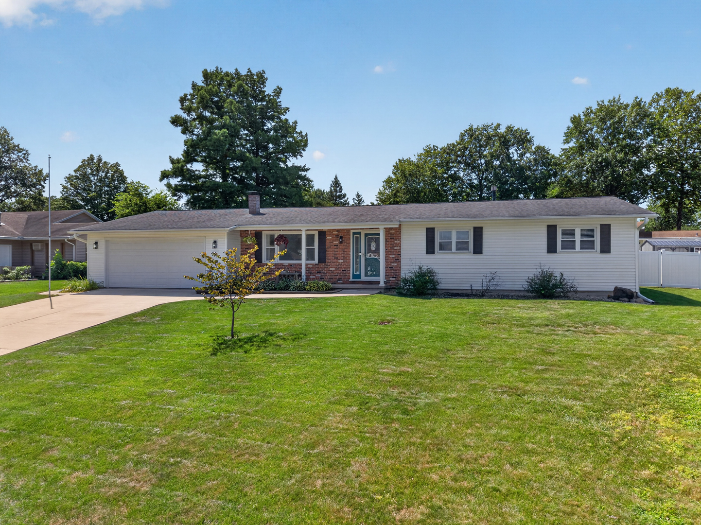 821 King Arthur Lane Property Photo 1