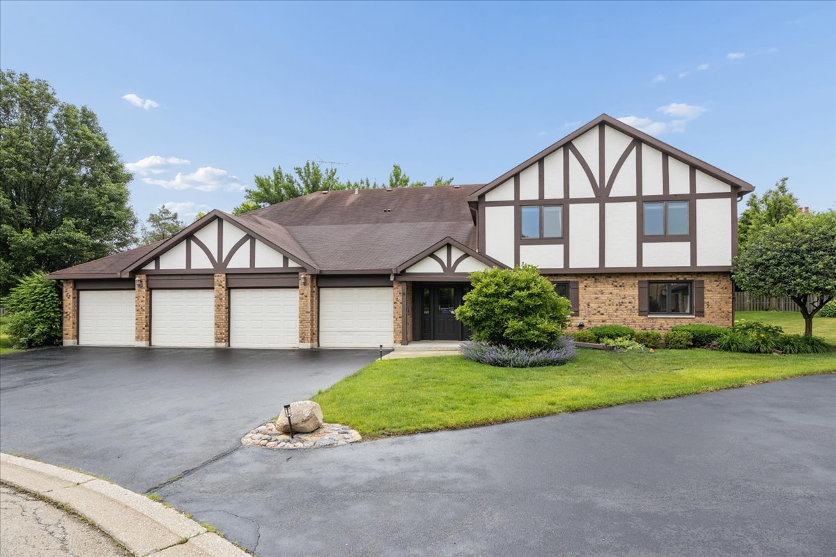 546 Banyon Lane B Property Photo 1