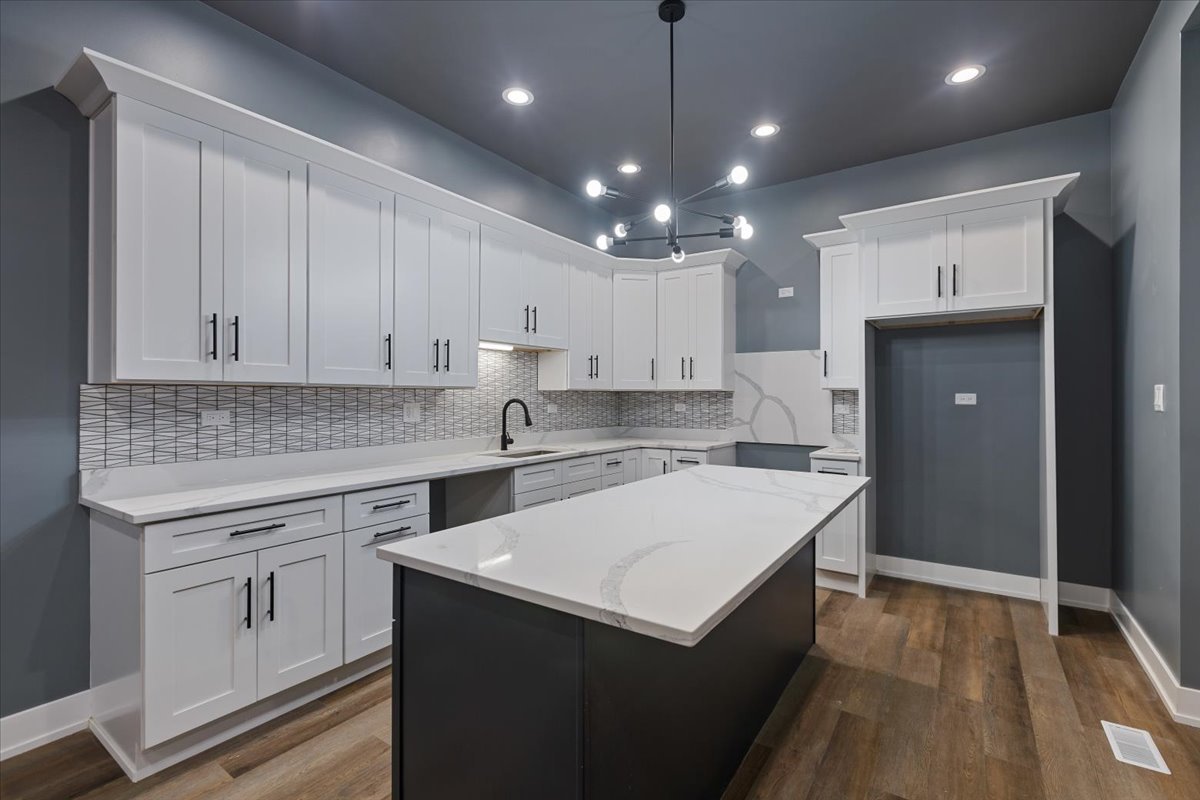 12721912 Property Photo 5
