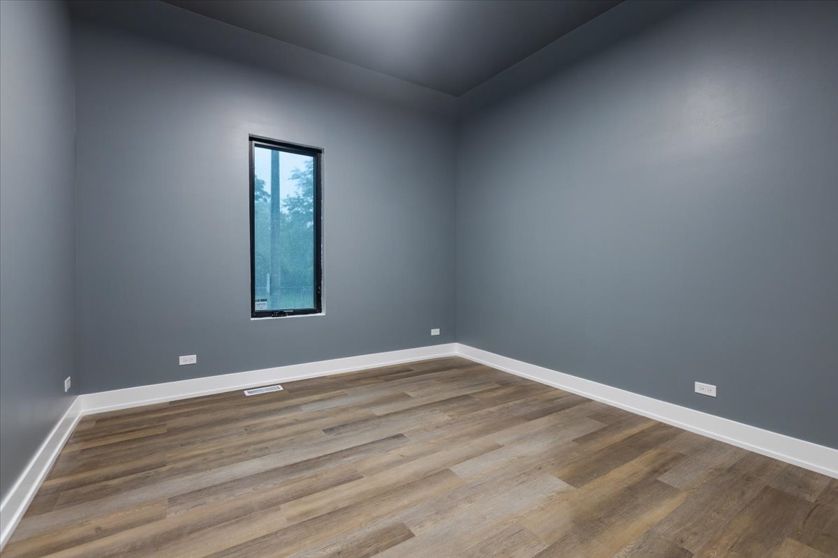 12721912 Property Photo 16