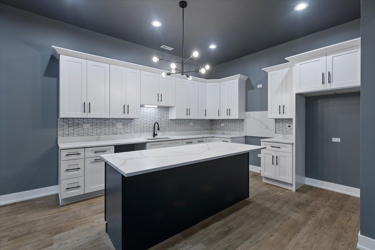 12721912 Property Photo 23