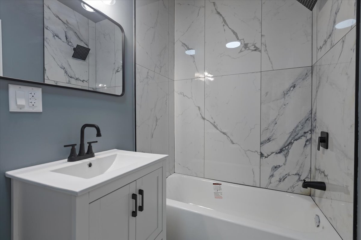 12721912 Property Photo 28