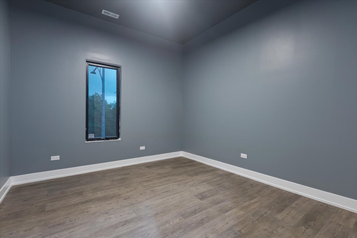 12721912 Property Photo 29