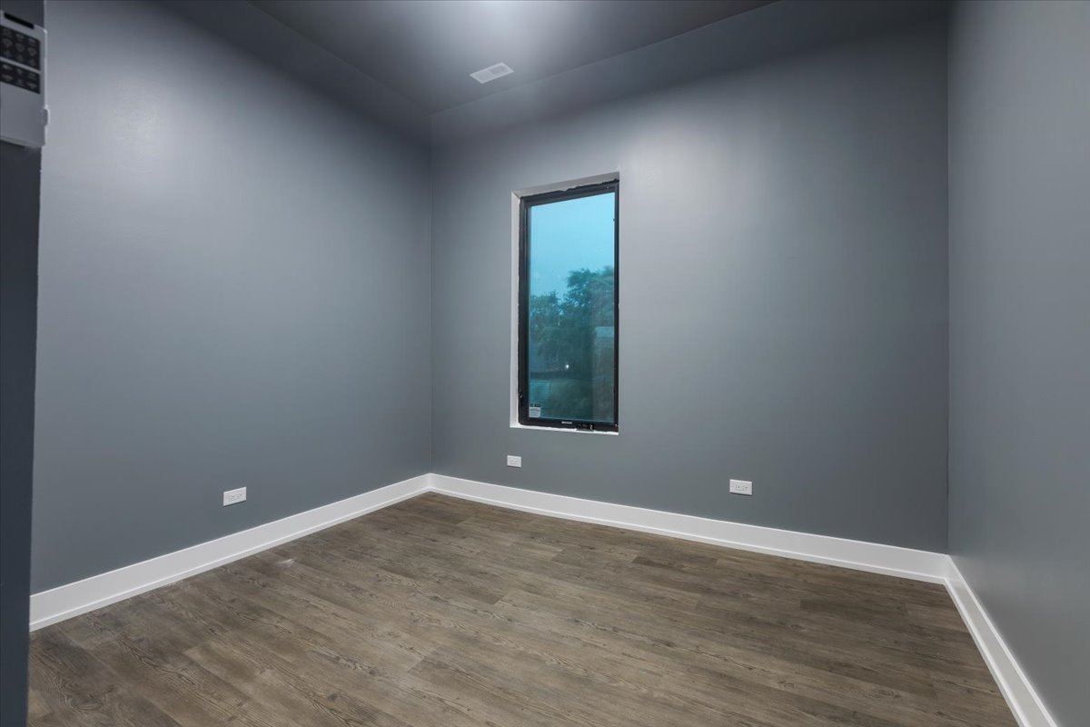 12721912 Property Photo 32