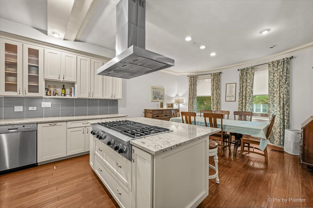 7712 N Ashland Avenue 1 Property Photo 3