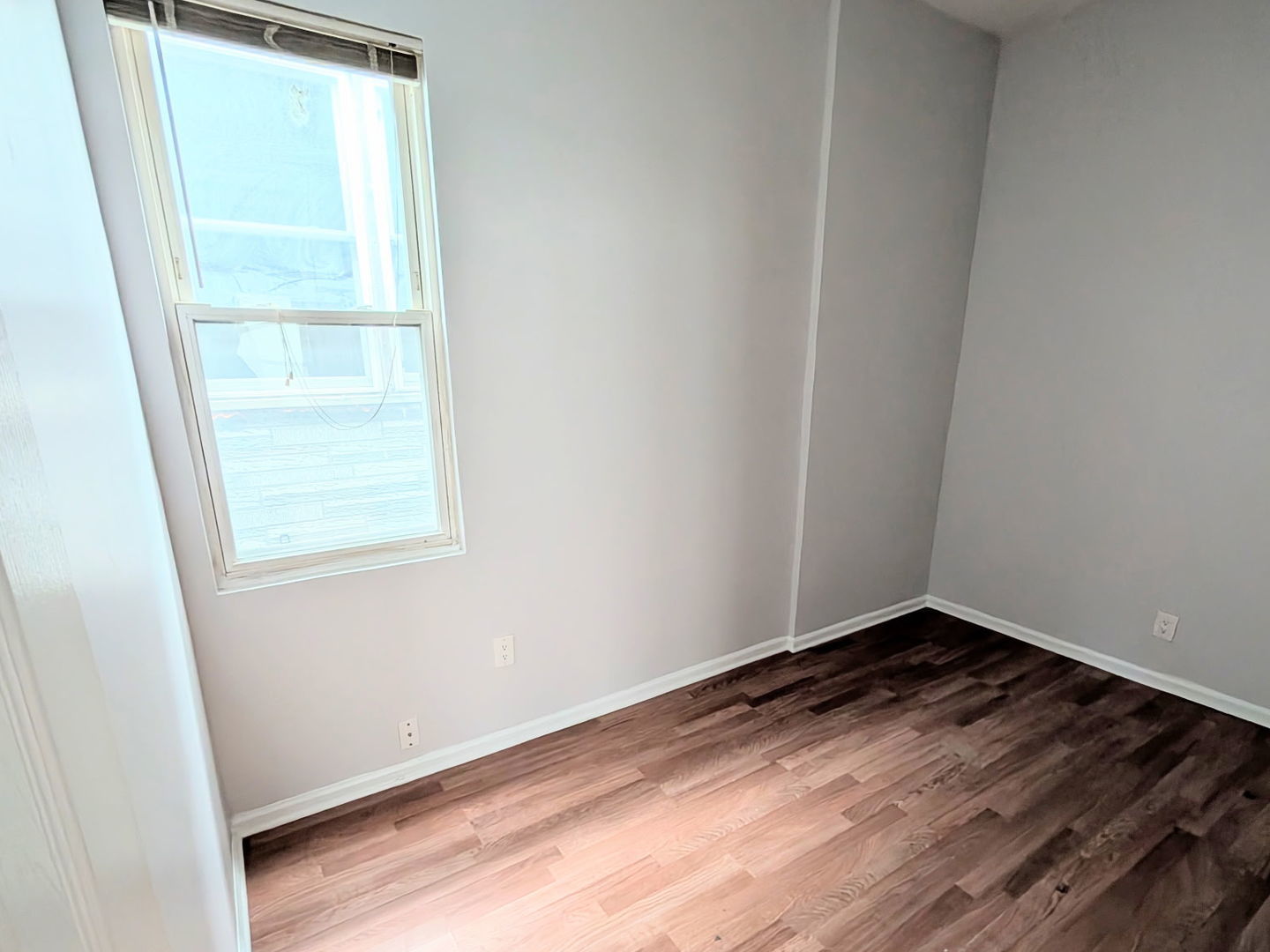 8125 S Escanaba Avenue 2 Property Photo 4