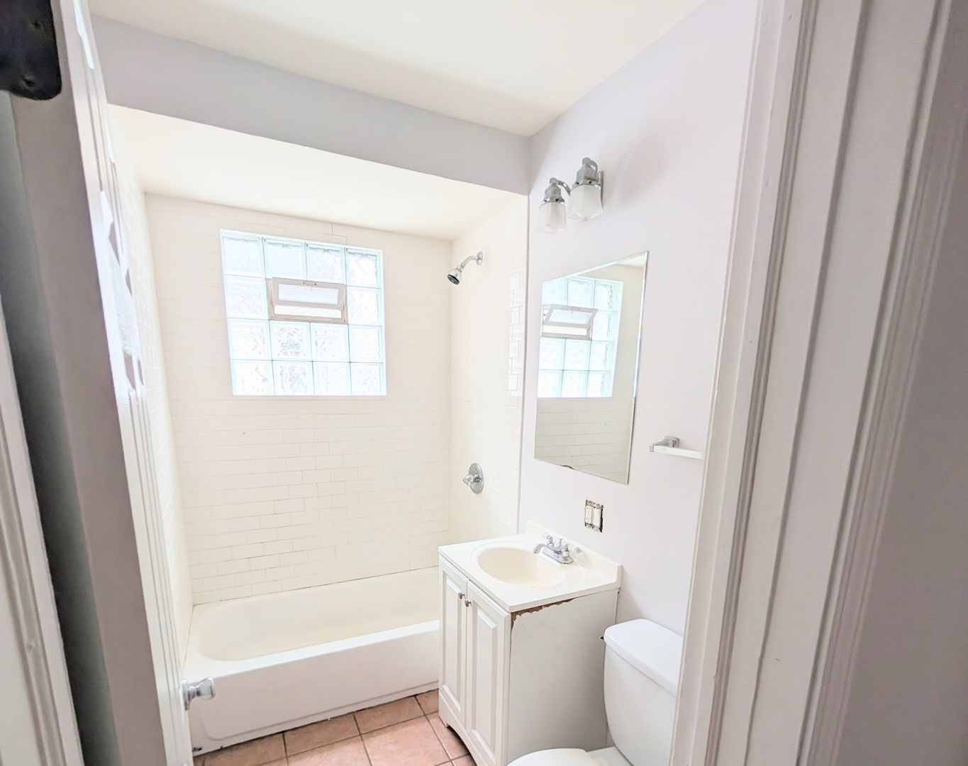8125 S Escanaba Avenue 2 Property Photo 5