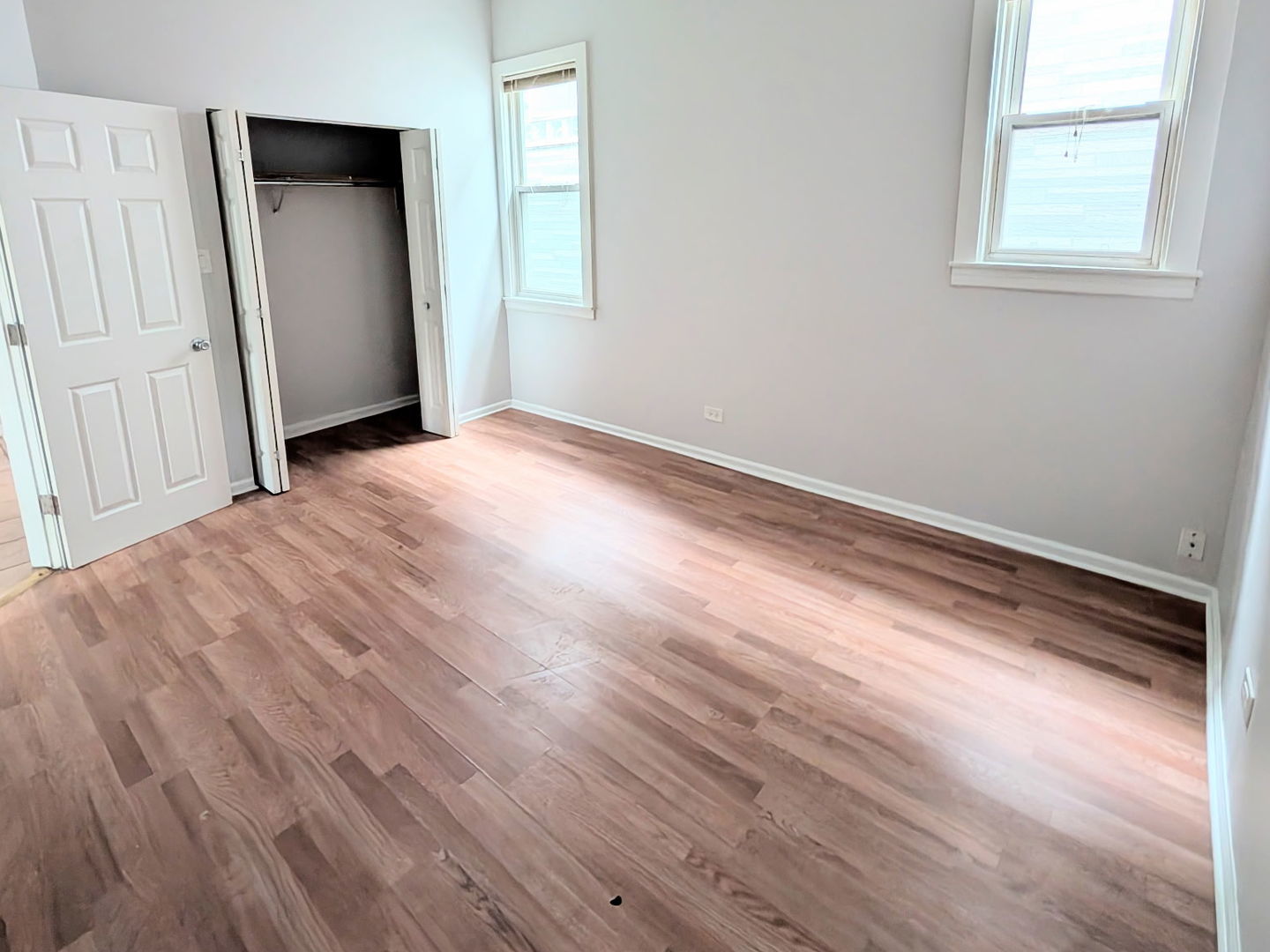 8125 S Escanaba Avenue 2 Property Photo 6