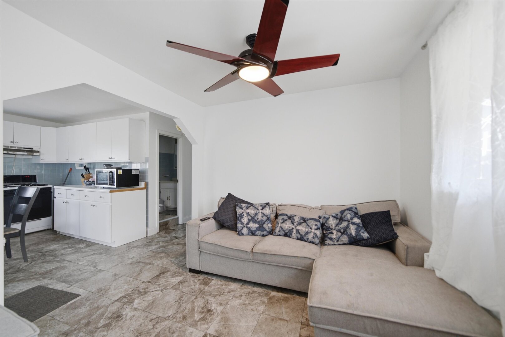 5704 W Newport Avenue Property Photo 11