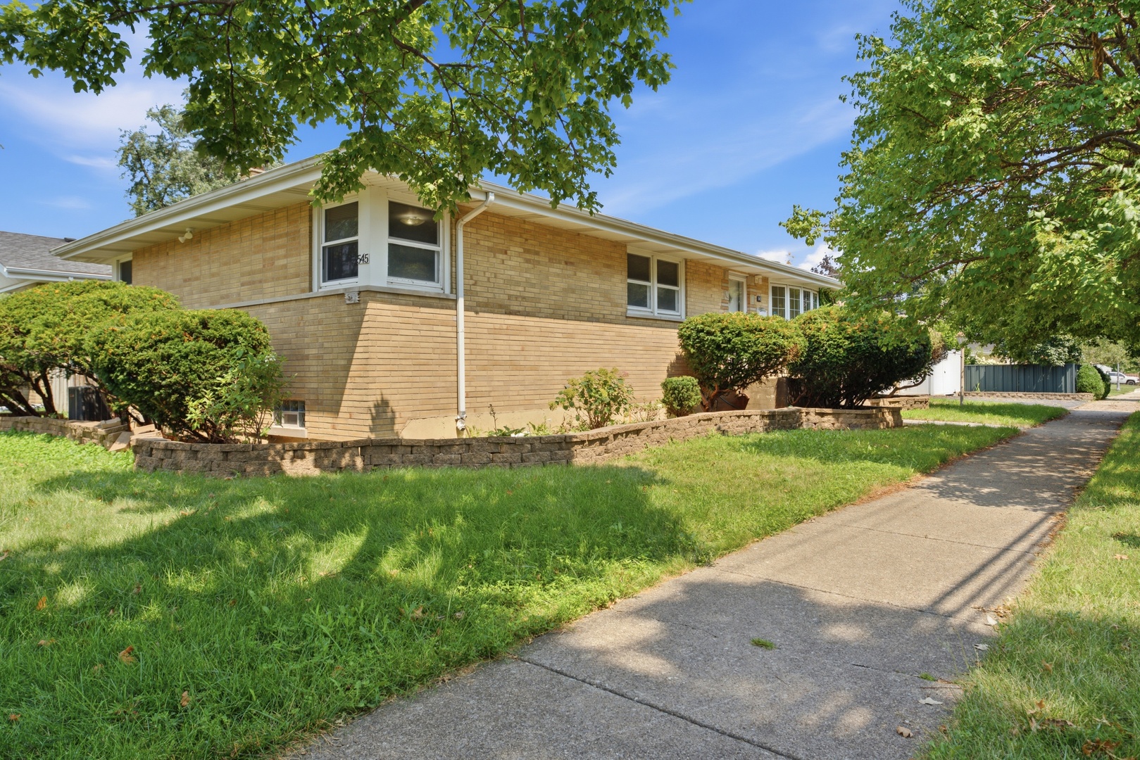 545 S 6th Avenue Property Photo 1