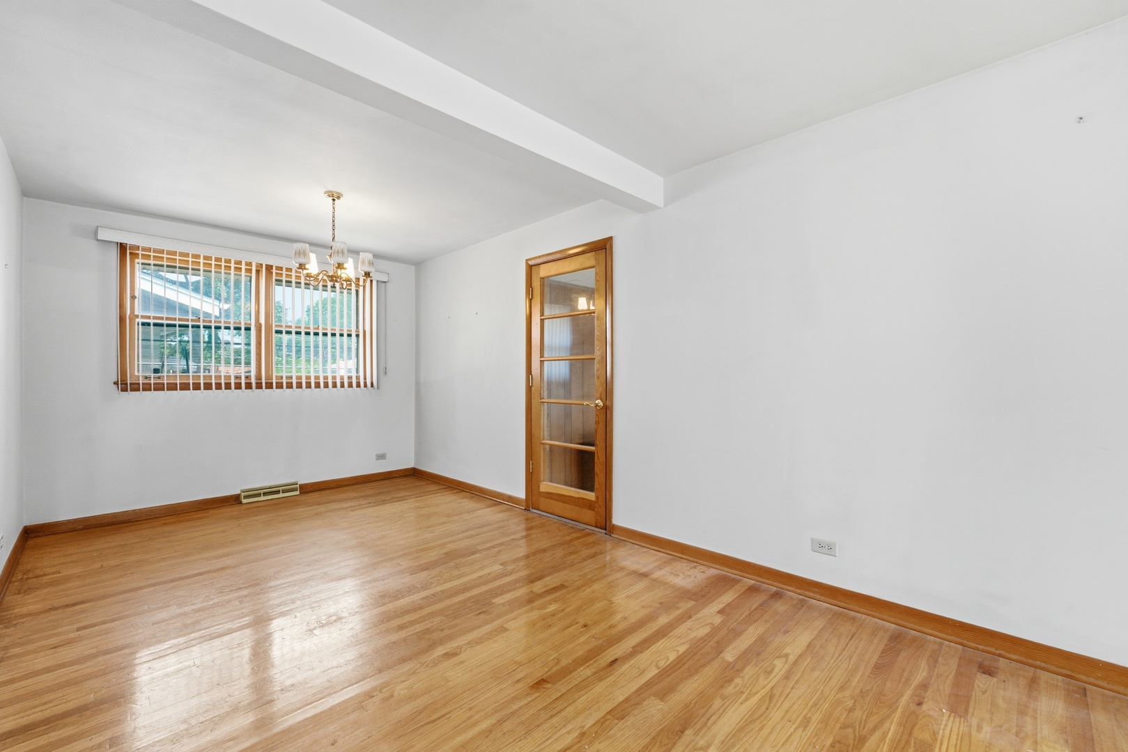 545 S 6th Avenue Property Photo 6