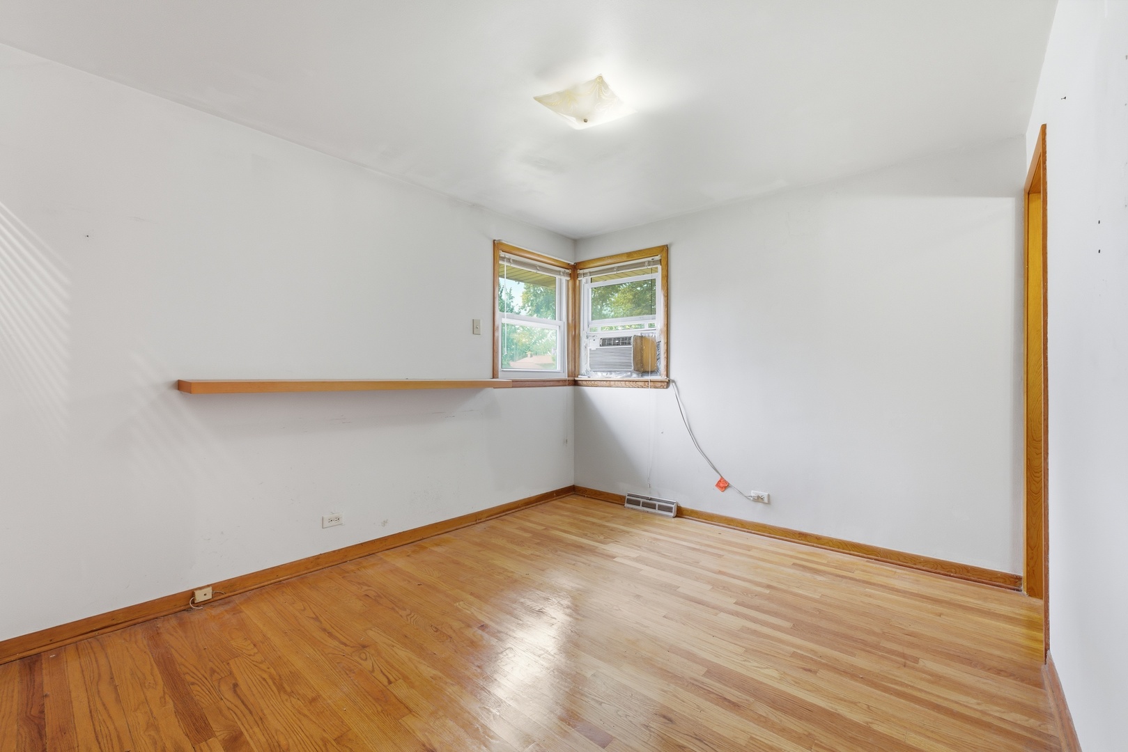 545 S 6th Avenue Property Photo 7