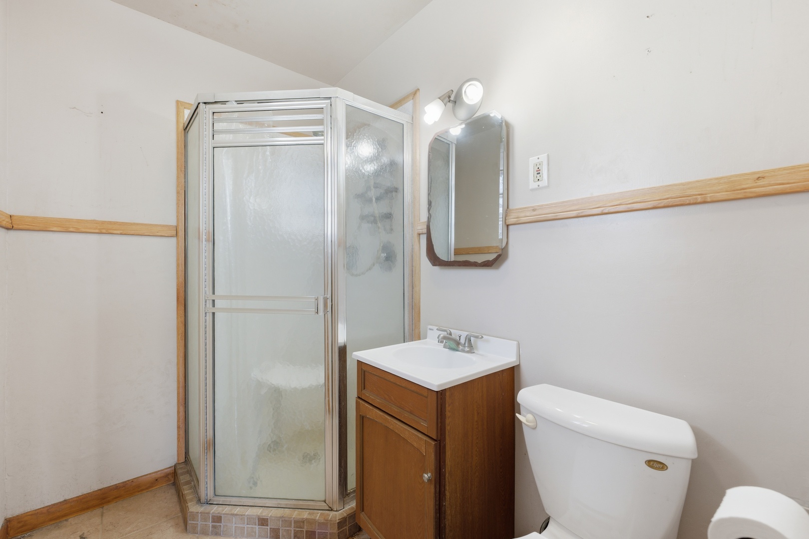 545 S 6th Avenue Property Photo 8