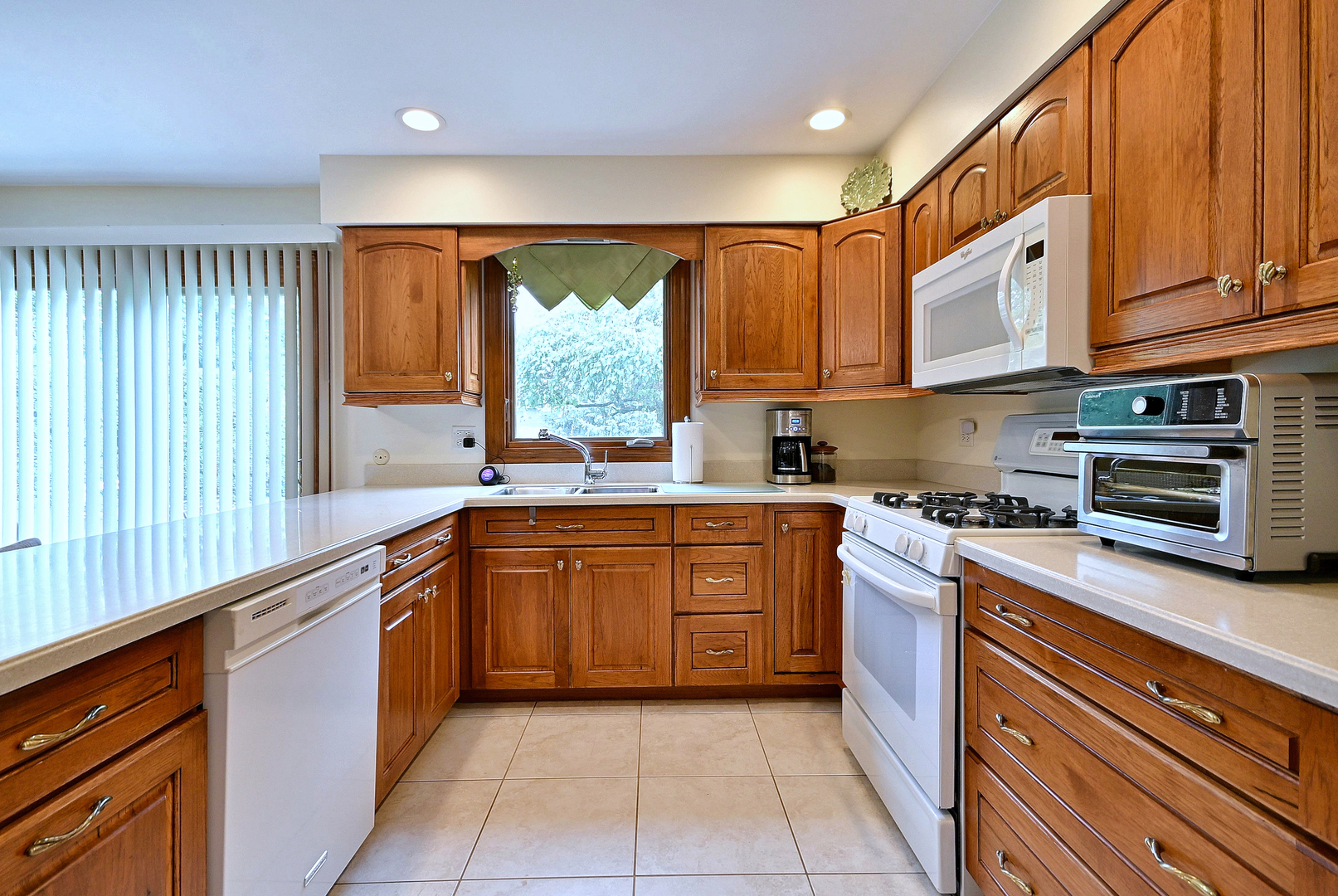 128 Hunter's Circle Property Photo 7