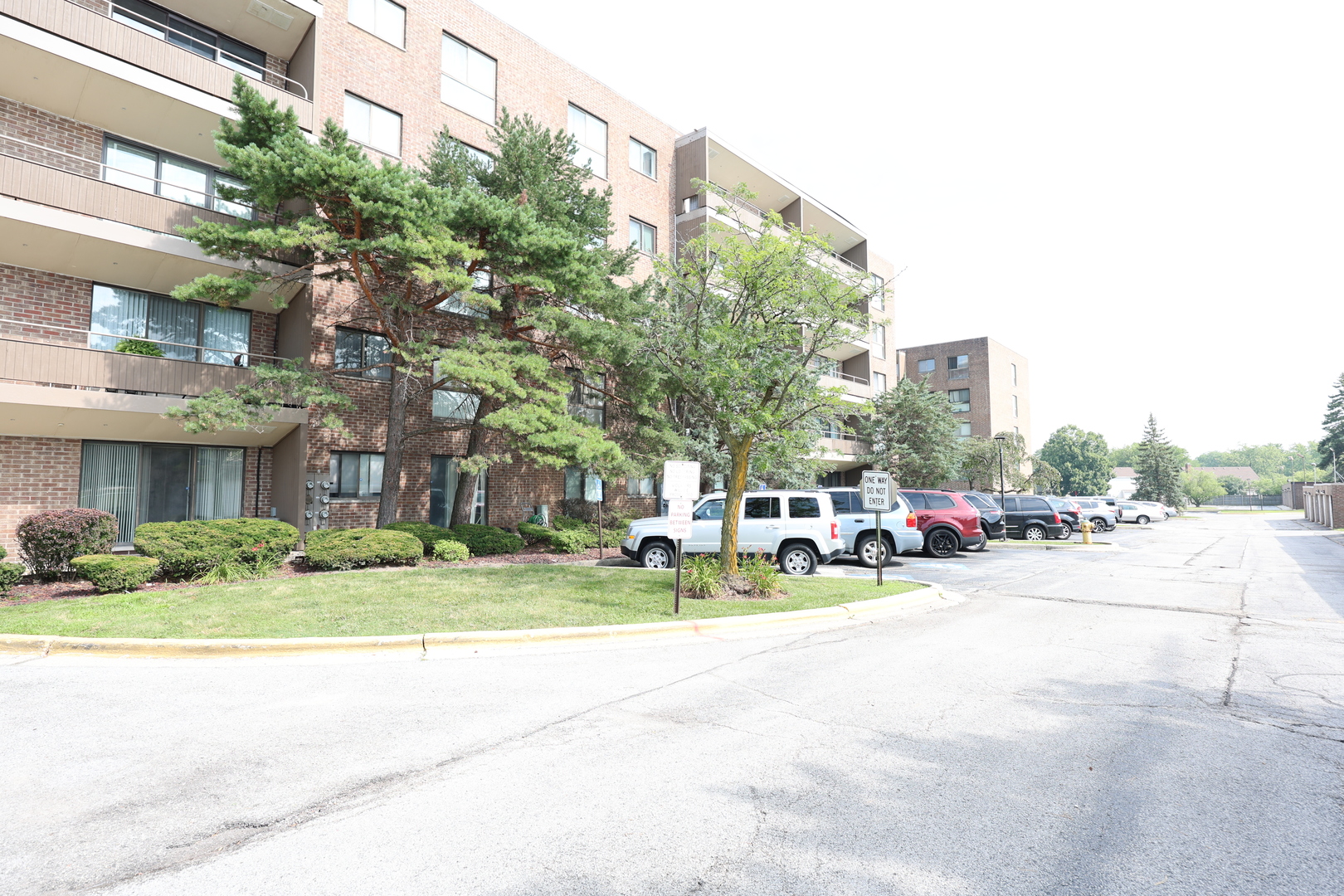 7 E Carriageway Drive 408 Property Photo 2
