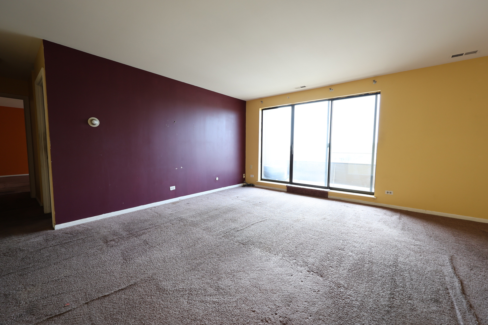 7 E Carriageway Drive 408 Property Photo 5