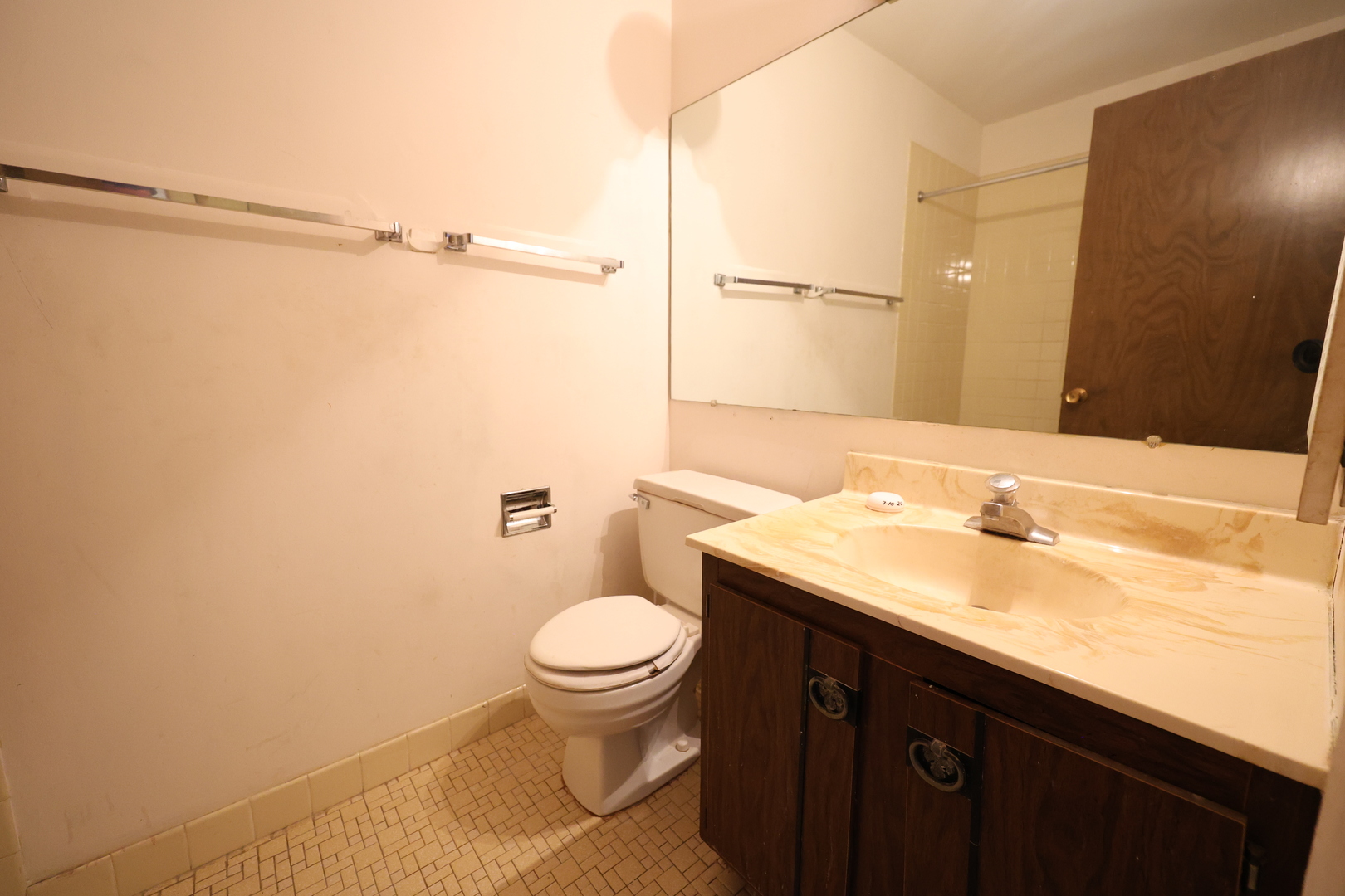 7 E Carriageway Drive 408 Property Photo 13