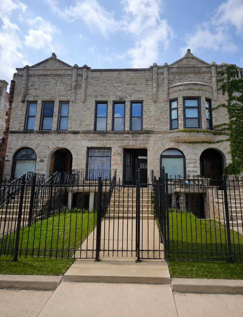 4420 S Berkeley Avenue Property Photo 1