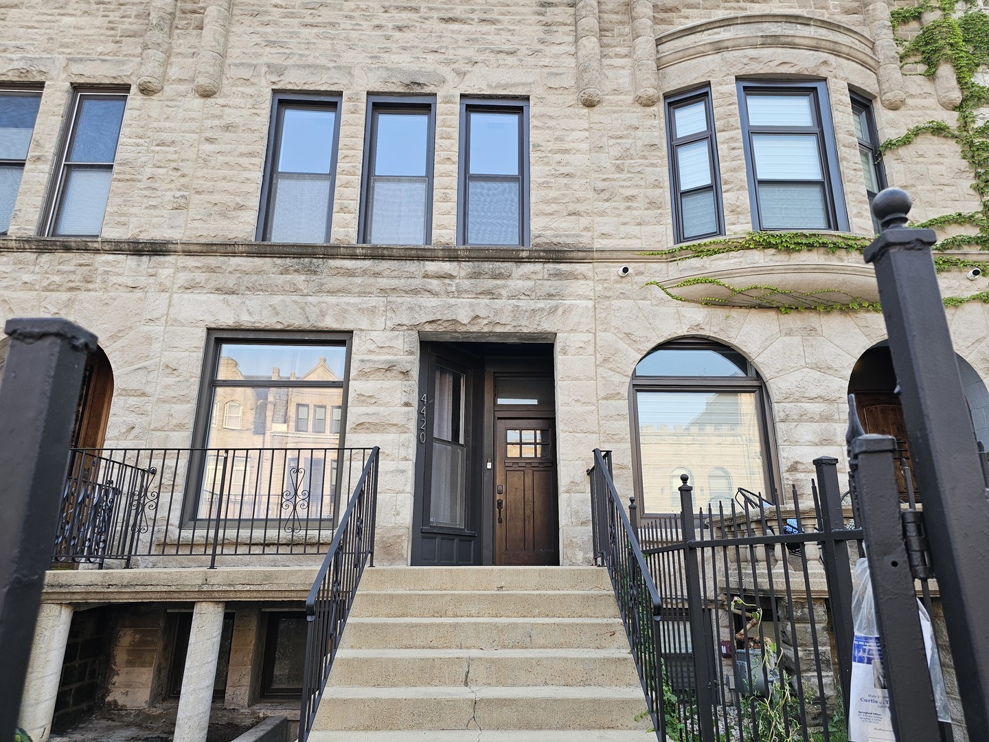 4420 S Berkeley Avenue Property Photo 2