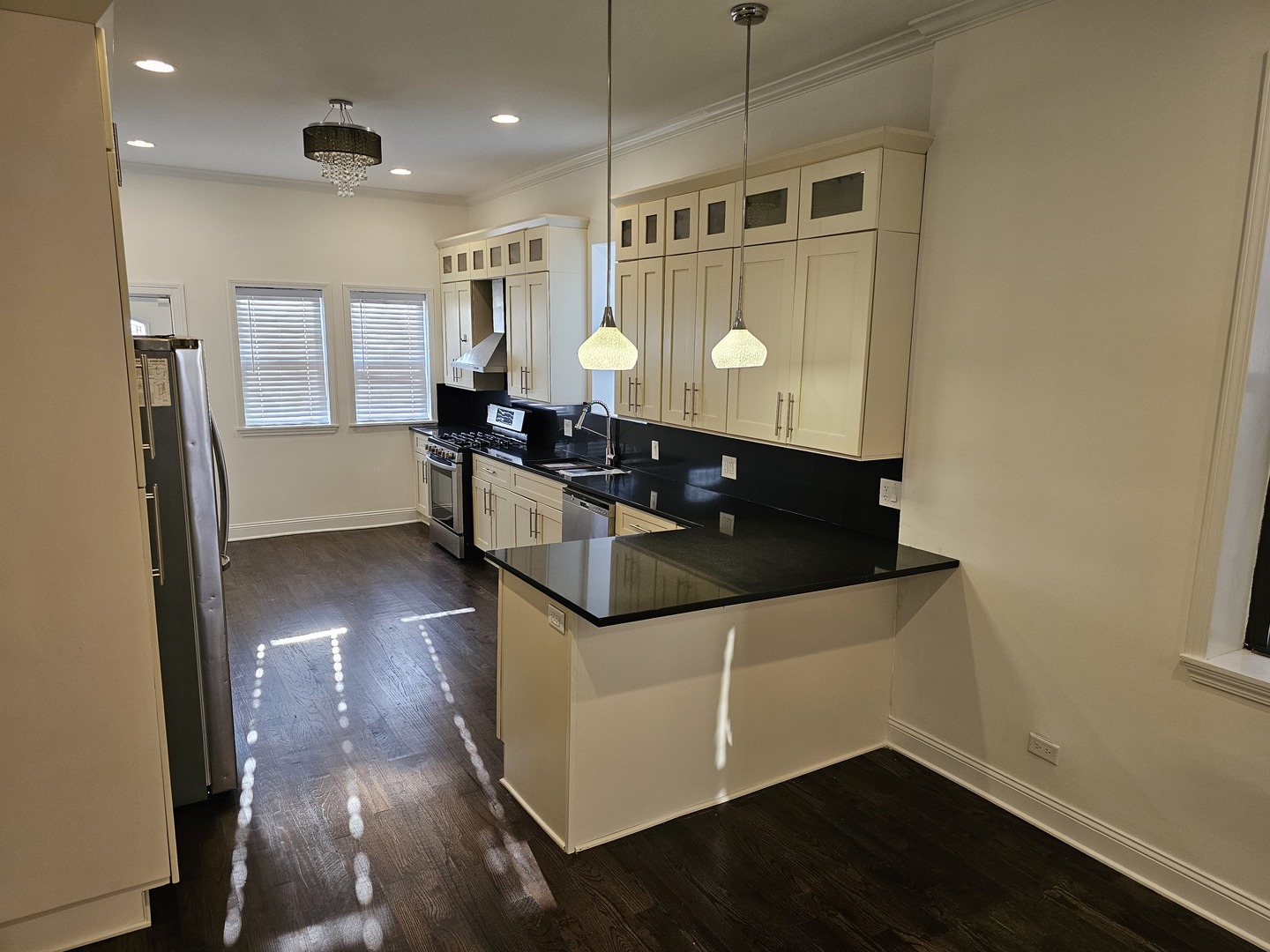 4420 S Berkeley Avenue Property Photo 15