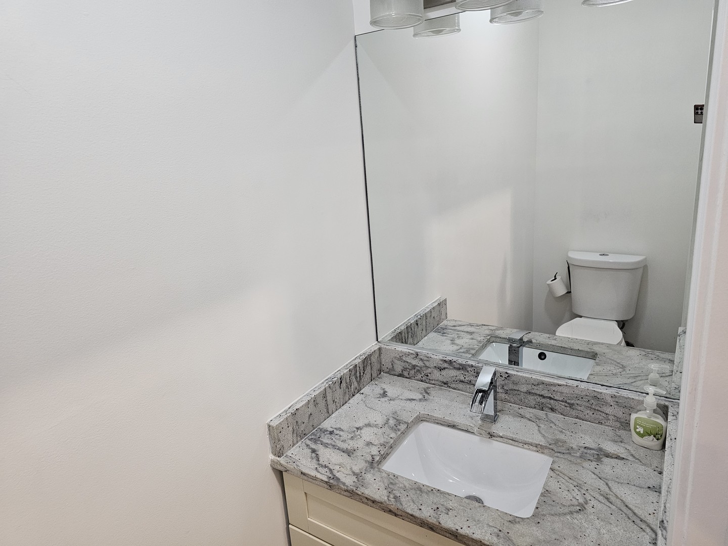 4420 S Berkeley Avenue Property Photo 17