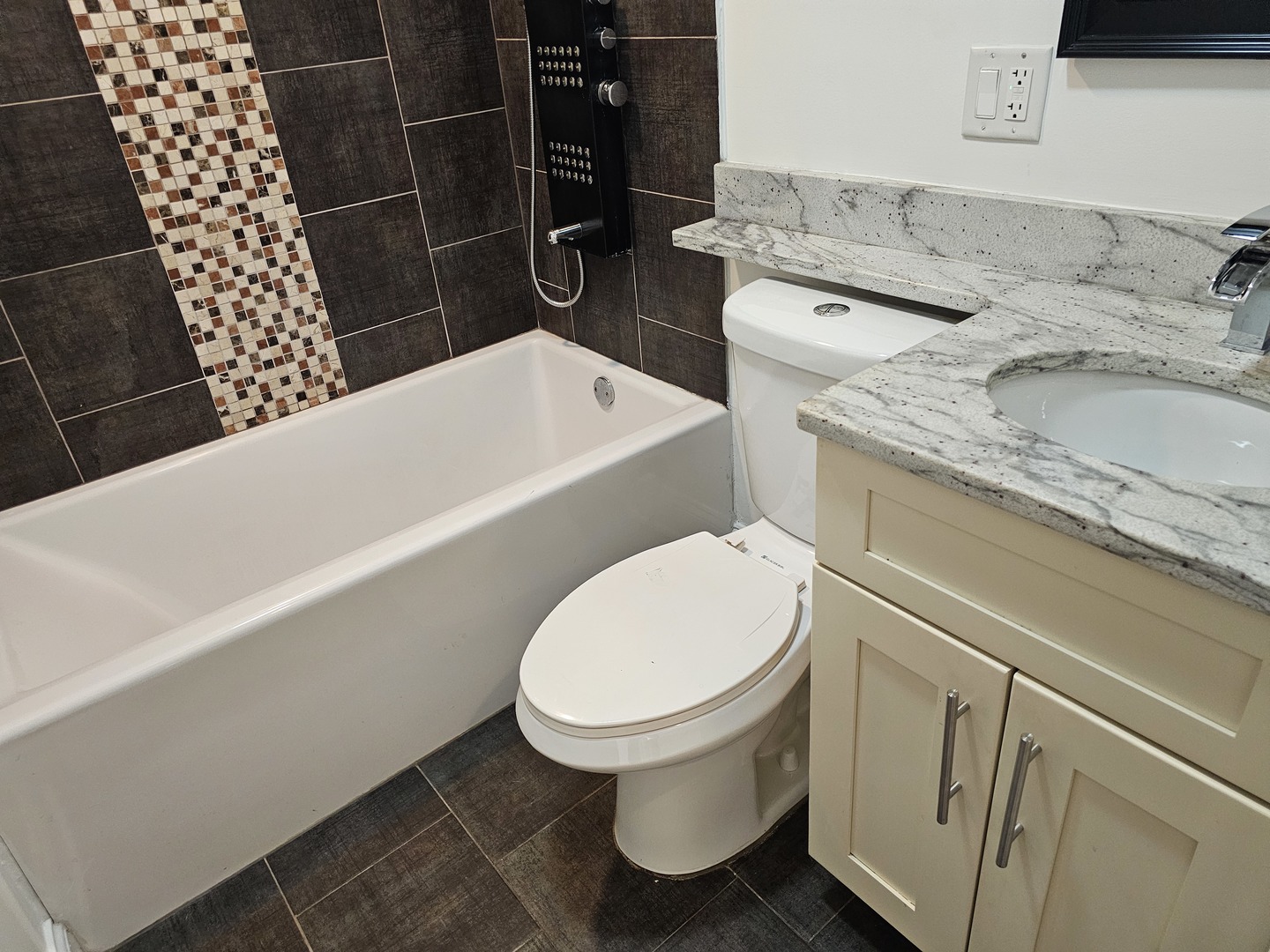 4420 S Berkeley Avenue Property Photo 49